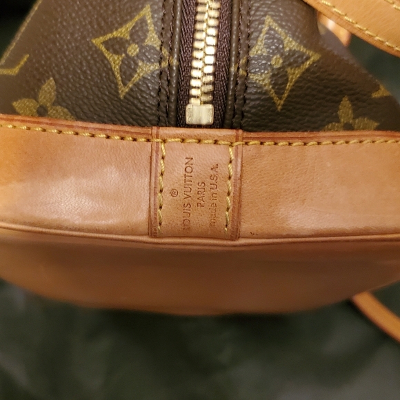 LOUIS VUITTON HANDBAG - Picture 10 of 17